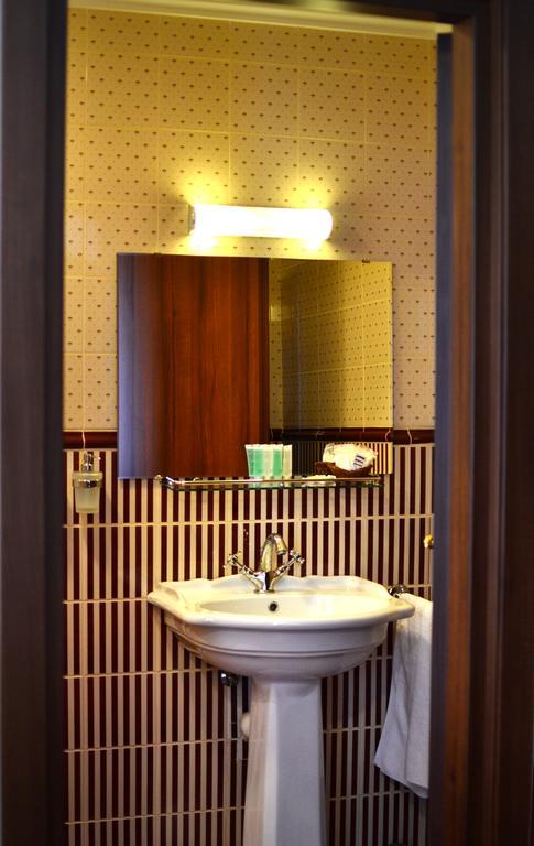 Kera Hotel Nesterenki 外观 照片