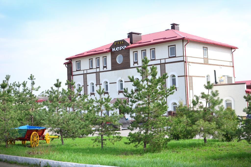 Kera Hotel Nesterenki 外观 照片