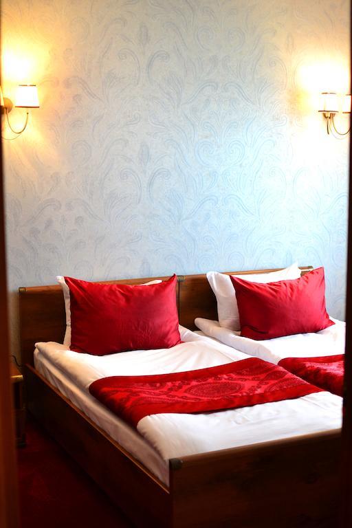 Kera Hotel Nesterenki 客房 照片