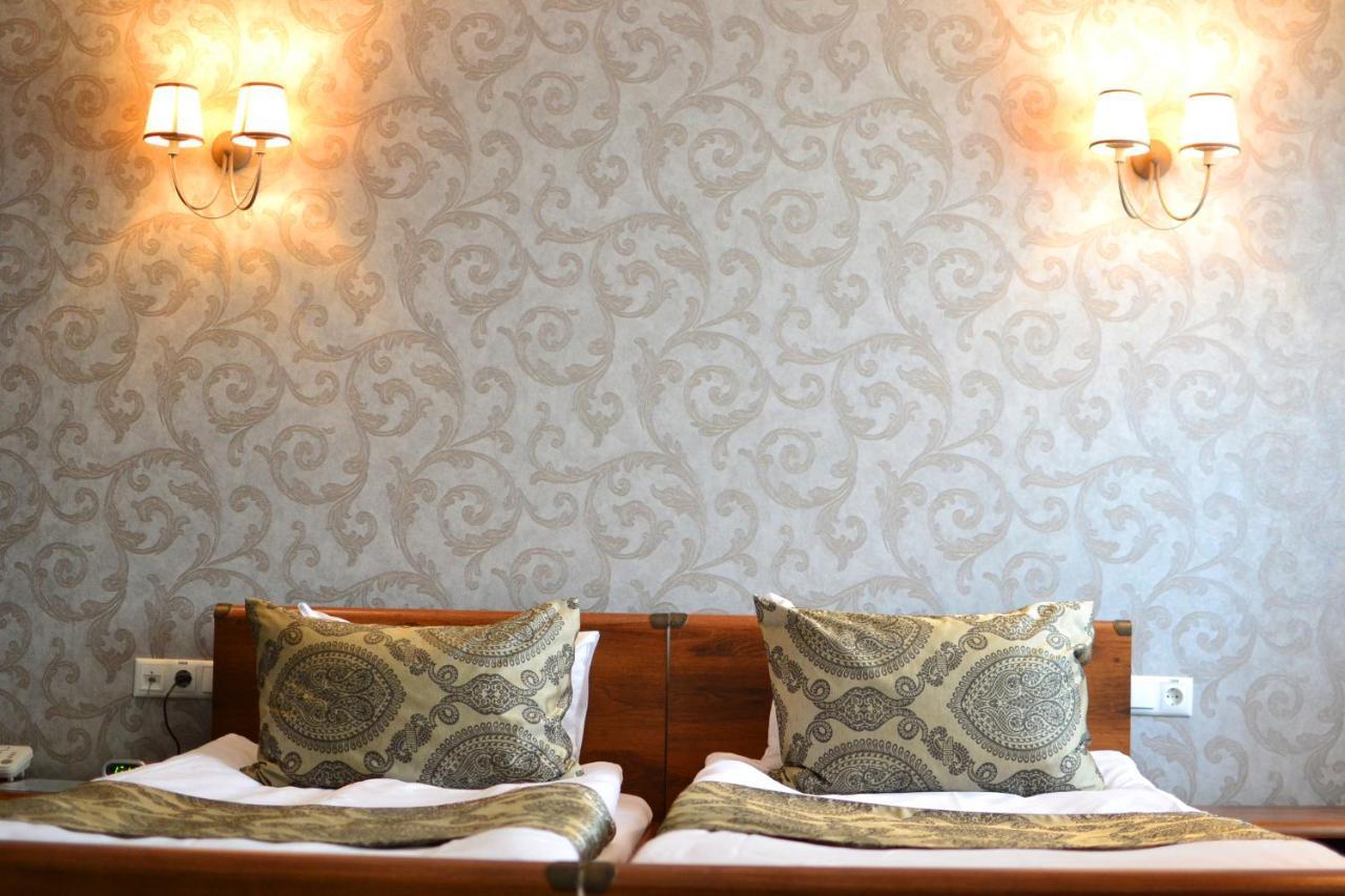 Kera Hotel Nesterenki 外观 照片