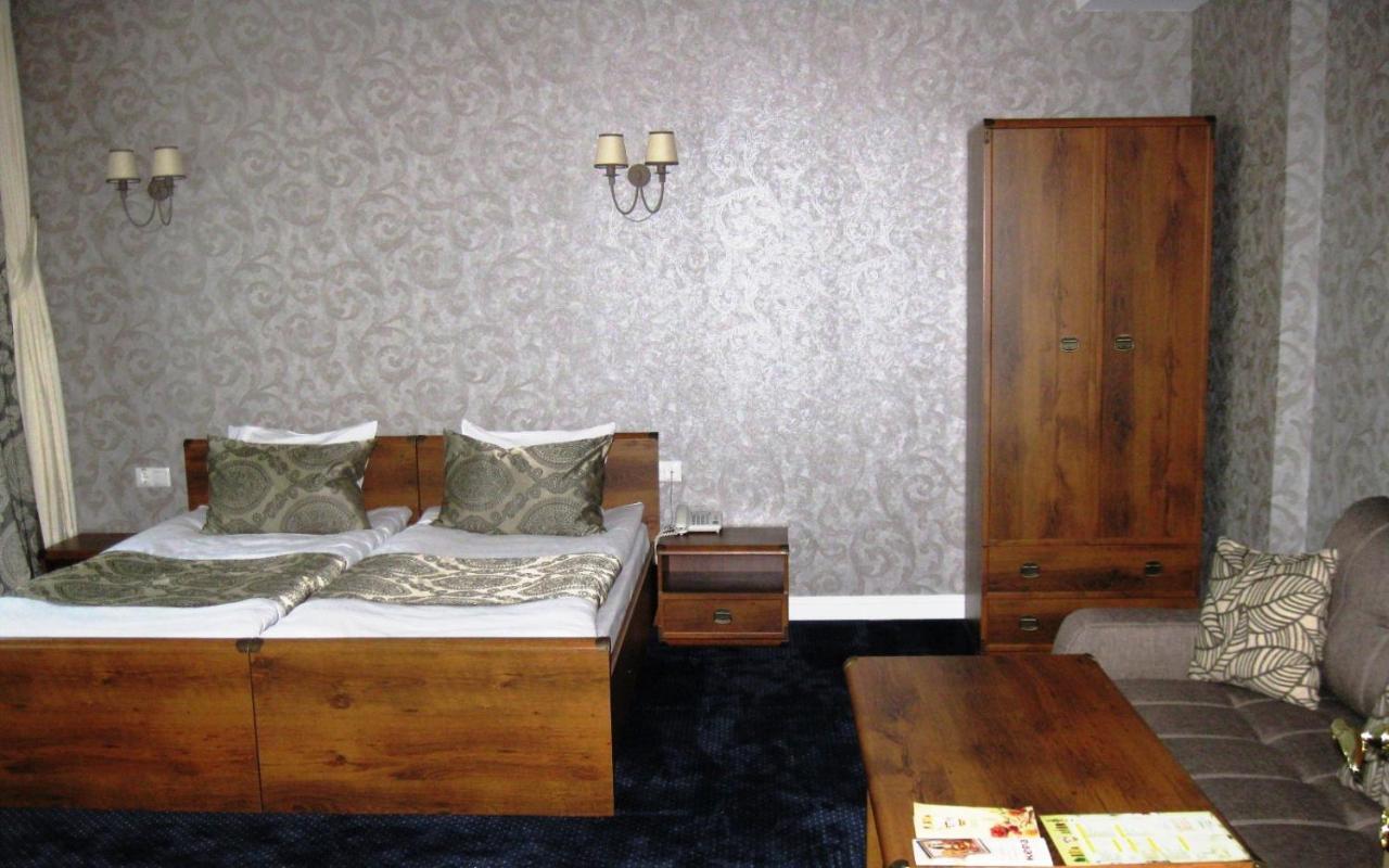 Kera Hotel Nesterenki 外观 照片